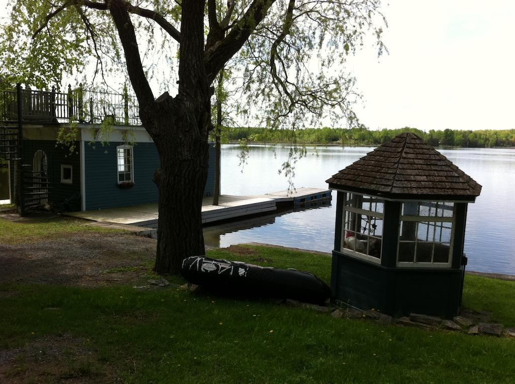Windswept On The Trent Hotel Campbellford Exterior photo