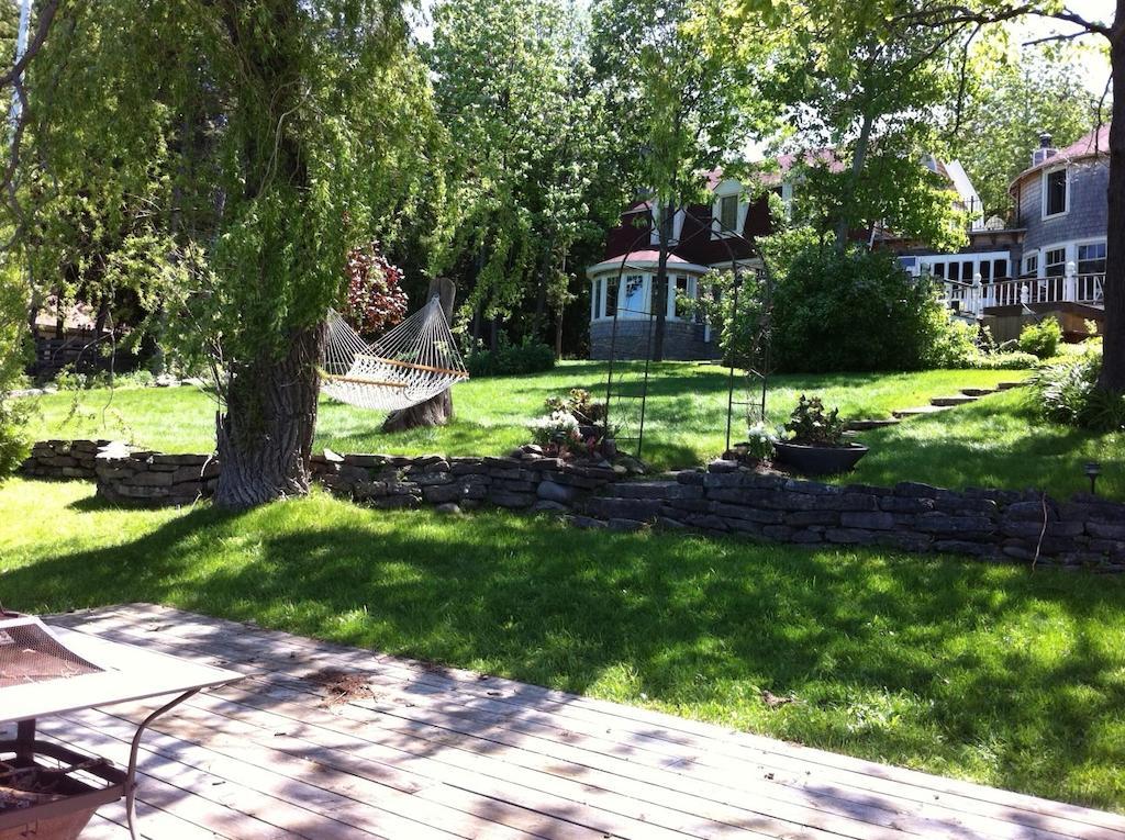 Windswept On The Trent Hotel Campbellford Exterior photo