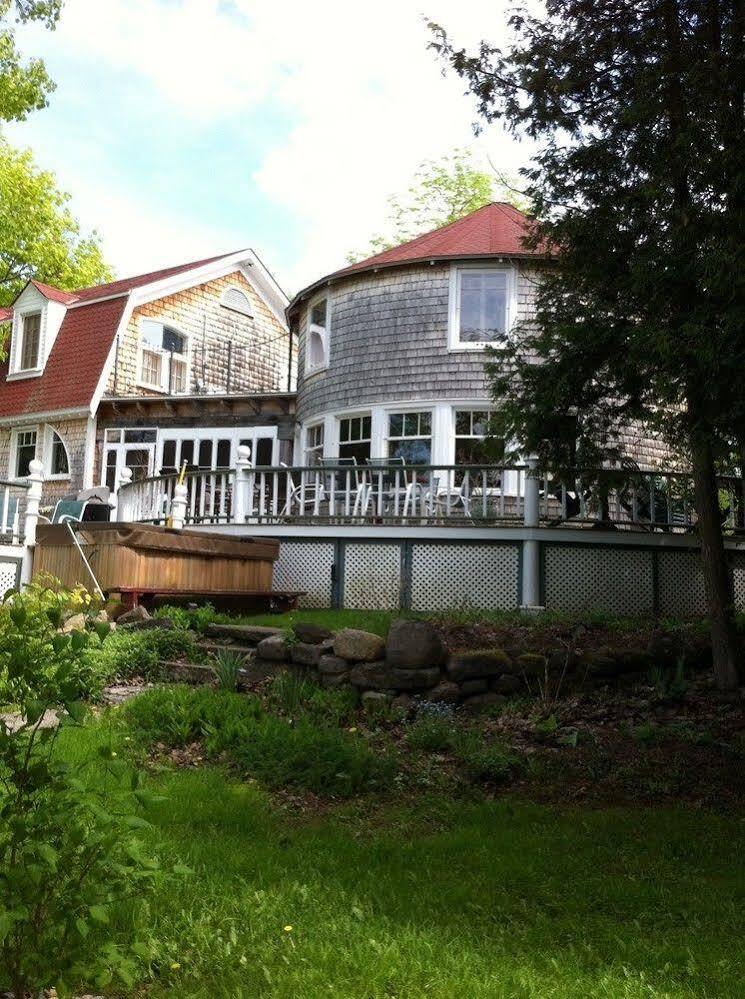 Windswept On The Trent Hotel Campbellford Exterior photo